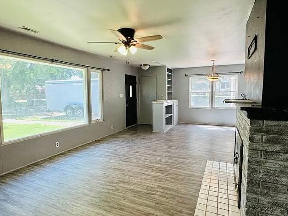 1st image of 1827 24th St