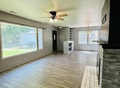 1827 24th St Photo 1