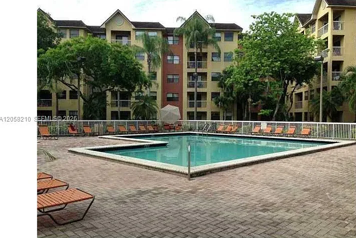 8343 Lake Dr #101