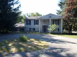 7998 Perry Lake Rd, Clarkston, MI 48348