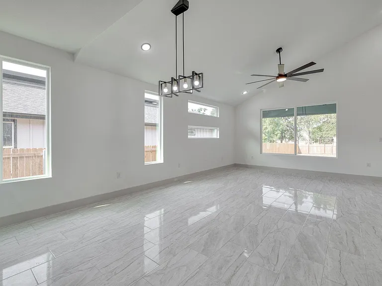 202 Washington St — Photo 10