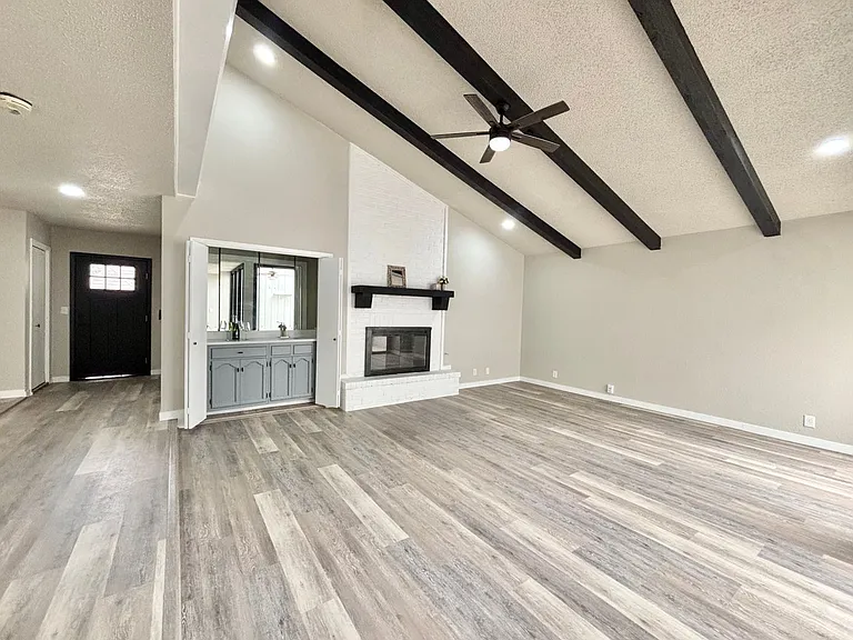 5202 Metcalf — Photo 21