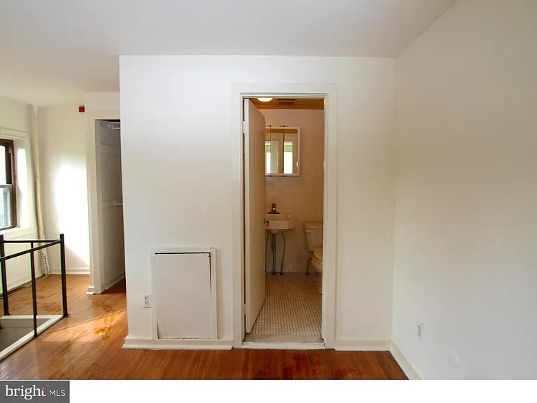 415 S 11th St #3F — Photo 11