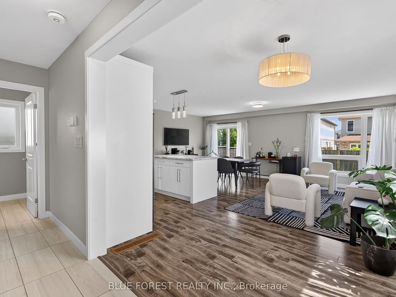 4 bed, $3,000 — Photo 4