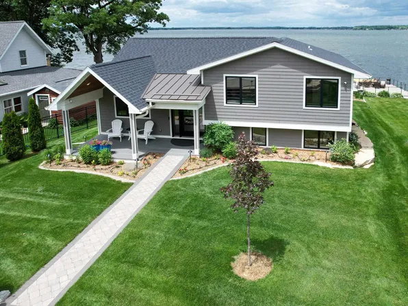 3086 Shadyside Dr, Stoughton, WI 53589