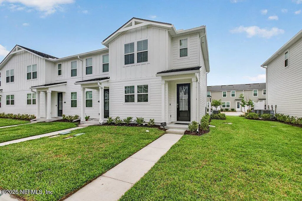 3 bed, 2.5 bath, 1289 sqft, $2,150 — Photo 1