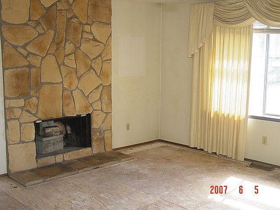 3rd image of 3401 53rd Ave NE