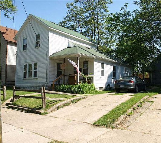 2nd image of 106 Caledonia St NE