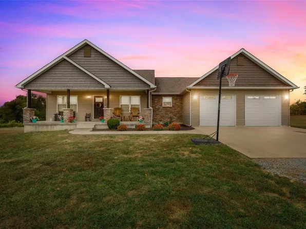 3111 Ridgewood Hills Dr, Farmington, MO 63640