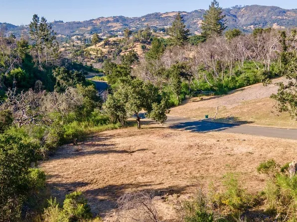 3927 Silver Fox Court, Santa Rosa, CA 95403