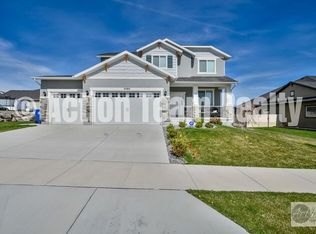 4586 W Thorley Dr, Riverton, UT 84065