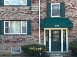 994 Fenwood Dr APT 2, Valley Stream, NY 11580