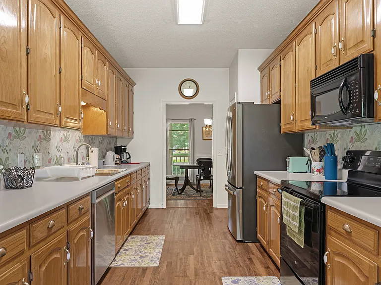 107 Ivywood Rd — Photo 3
