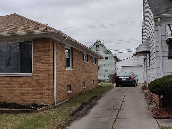 2nd image of 3400 E 147th St