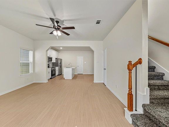 2nd image of 712 W Dallas St