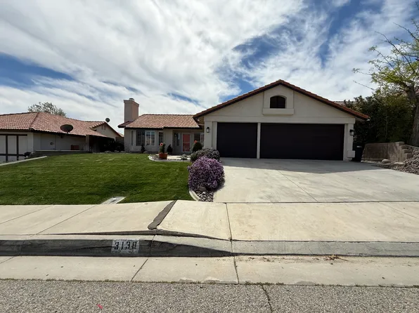 3138 Hampton Rd, Palmdale, CA 93551