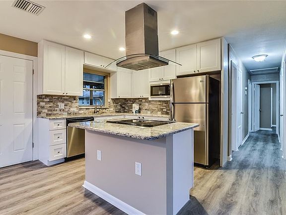 4th image of 1226 Kozart St