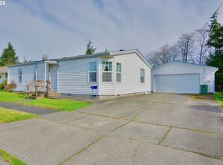 1023 Myrtle Crest Ln, Myrtle Point, OR 97458