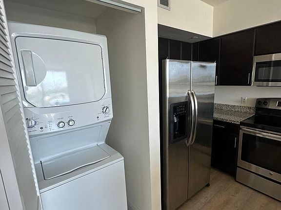 2nd image of 985 SW 37th Ave #1115