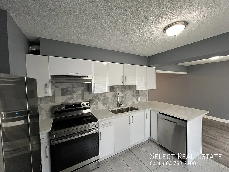 8565 Norman Cres #A — Photo 18
