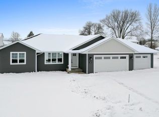 523 Patrick Ln, Pulaski, WI 54162