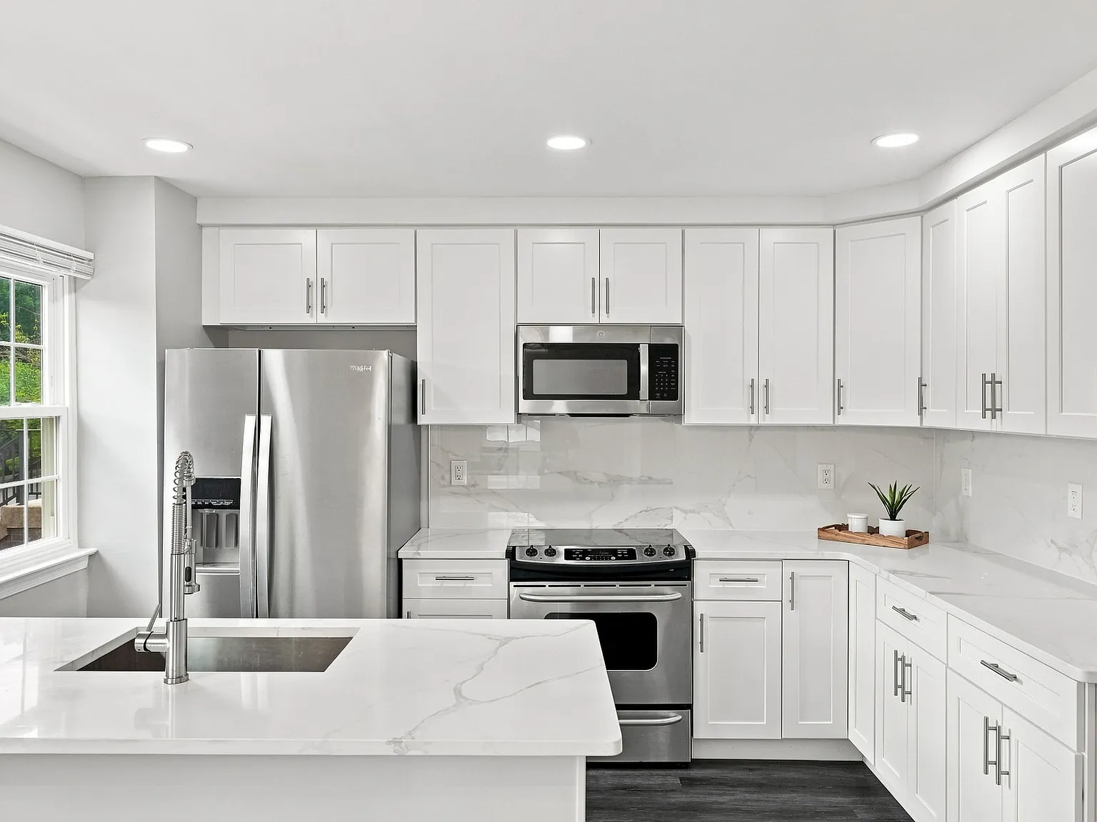 3 bed, 2.5 bath, 1360 sqft, $2,600 — Photo 1