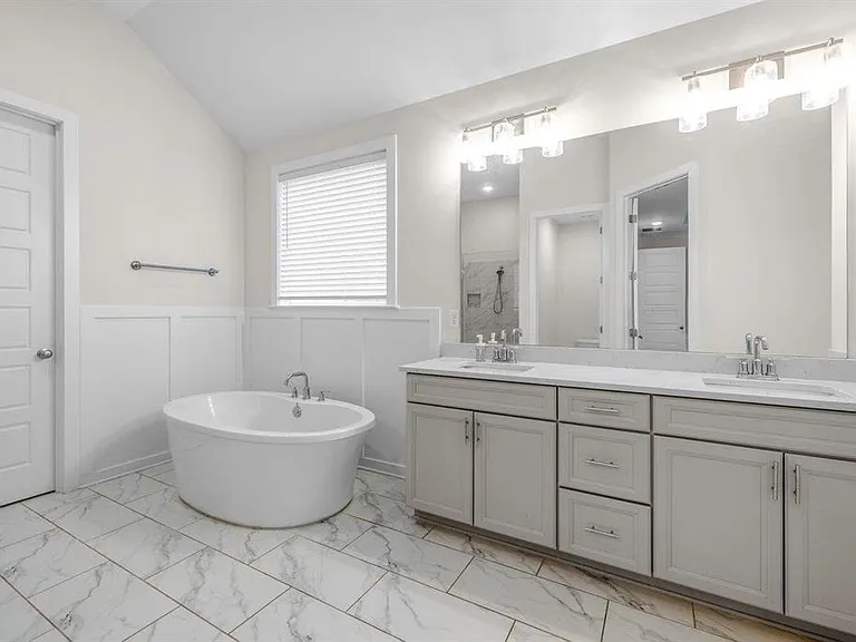 609 Yvonne Bend Dr — Photo 2