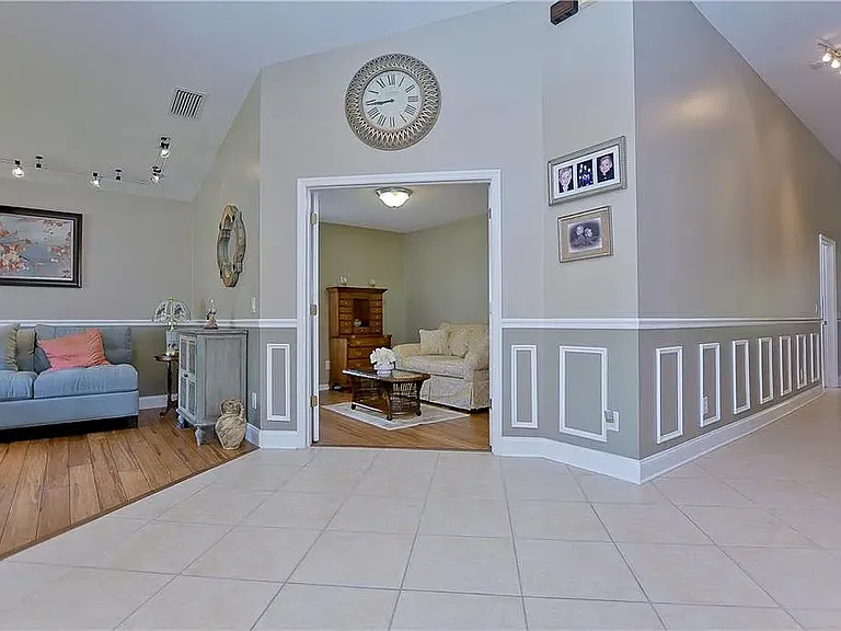 2007 Highview Fall Pl — Photo 2