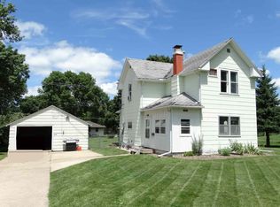 111 Park St, Reinbeck, IA 50669
