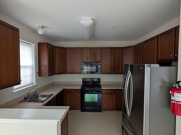 4th image of 528 Timberlake Dr