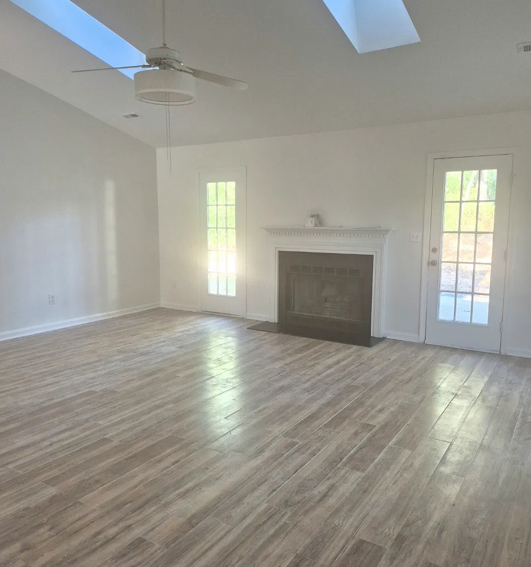 3 bed, 1356 sqft, $1,950 — Photo 3