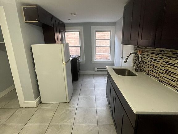 3rd image of 538 Norwood St Floor 3