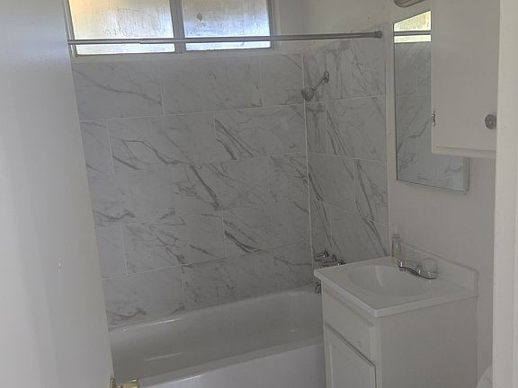 4th image of 1855 E Devonshire Ave APT 1