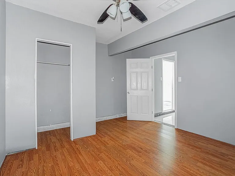 14618 Flair Dr — Photo 30