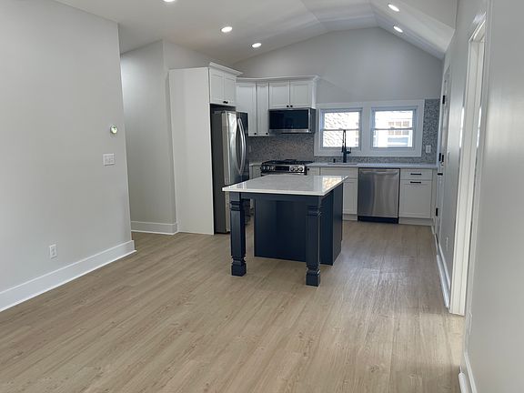 3rd image of 26 Walnut Pkwy Floor 3
