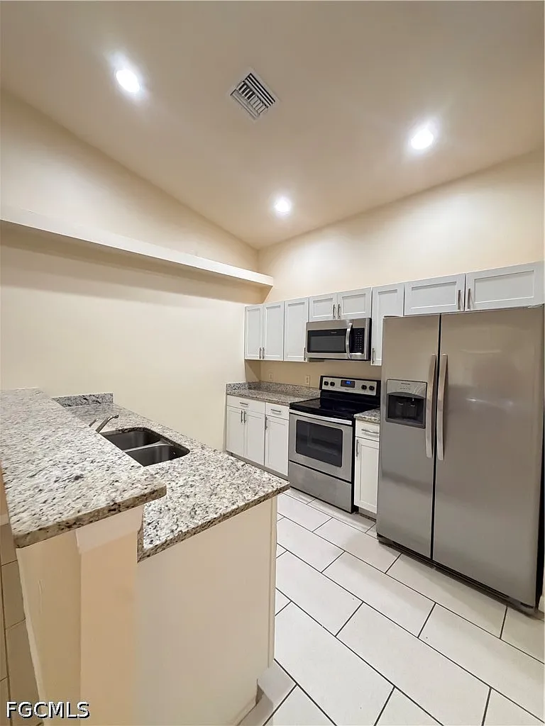 3 bed, 2.0 bath, 1209 sqft, $1,750 — Photo 3