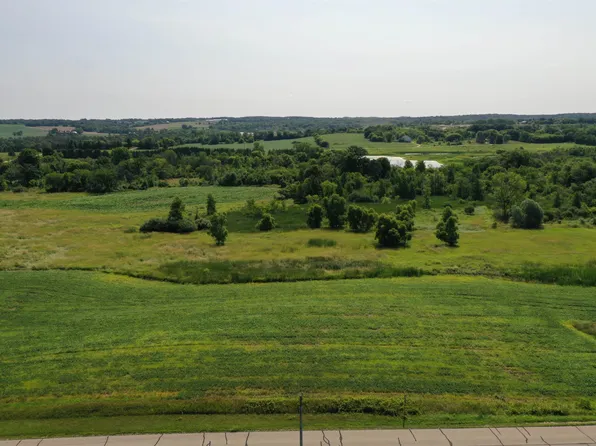 Williams Rd, Hartford, WI 53027