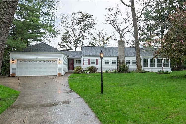 1st image of 1725 Oak Park Dr