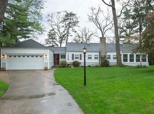 1725 Oak Park Dr, South Bend, IN 46617