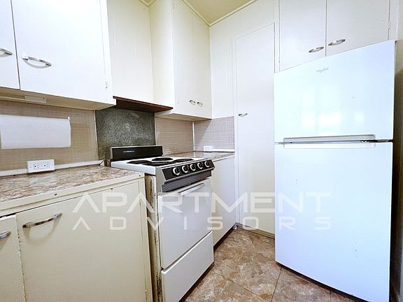 5th image of 735 & 737 McCully St #8