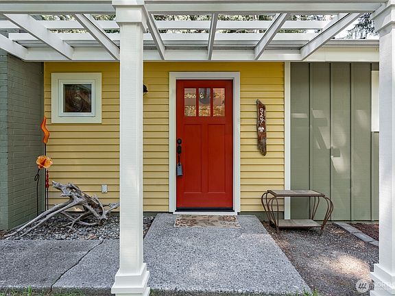 3rd image of 924 W Herron Boulevard NW