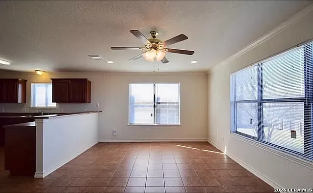 3 bed, 2.5 bath, 1456 sqft, $1,600 — Photo 4