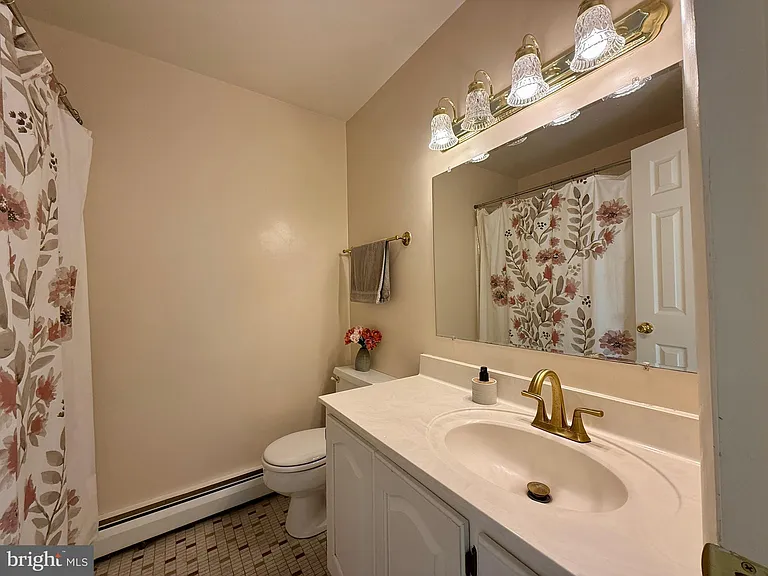 2223 Great Falls St — Photo 8