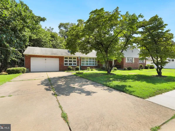 125 N Cedar Ave, Bellmawr, NJ 08031