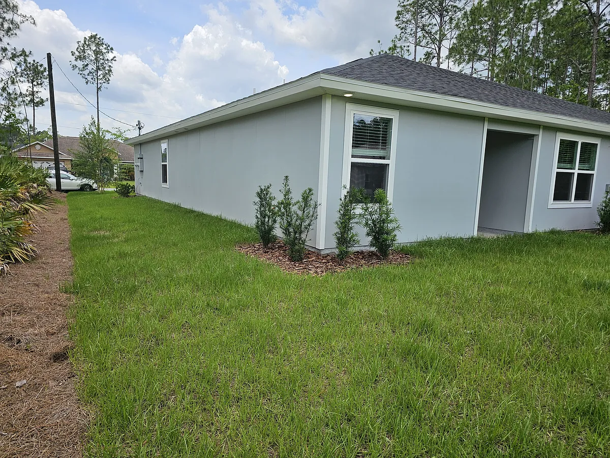 Building Photo - 14 Union Ct #B