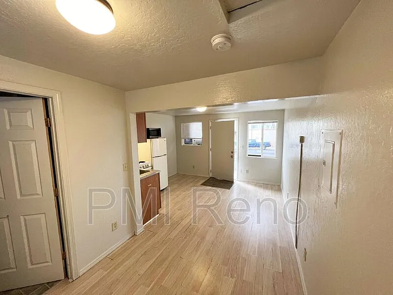 1247 W 1st St #C — Photo 5
