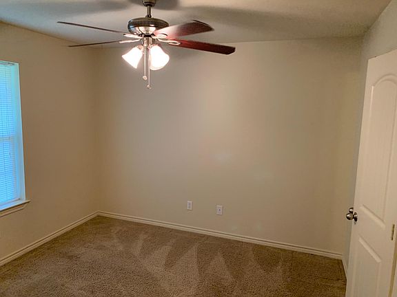 5th image of 257 Sypert St #1