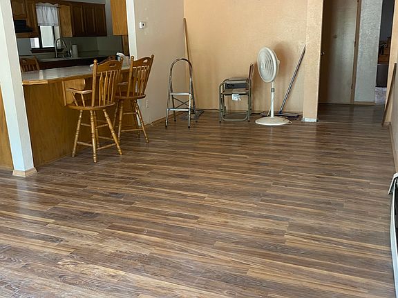 Living room/ dinning area