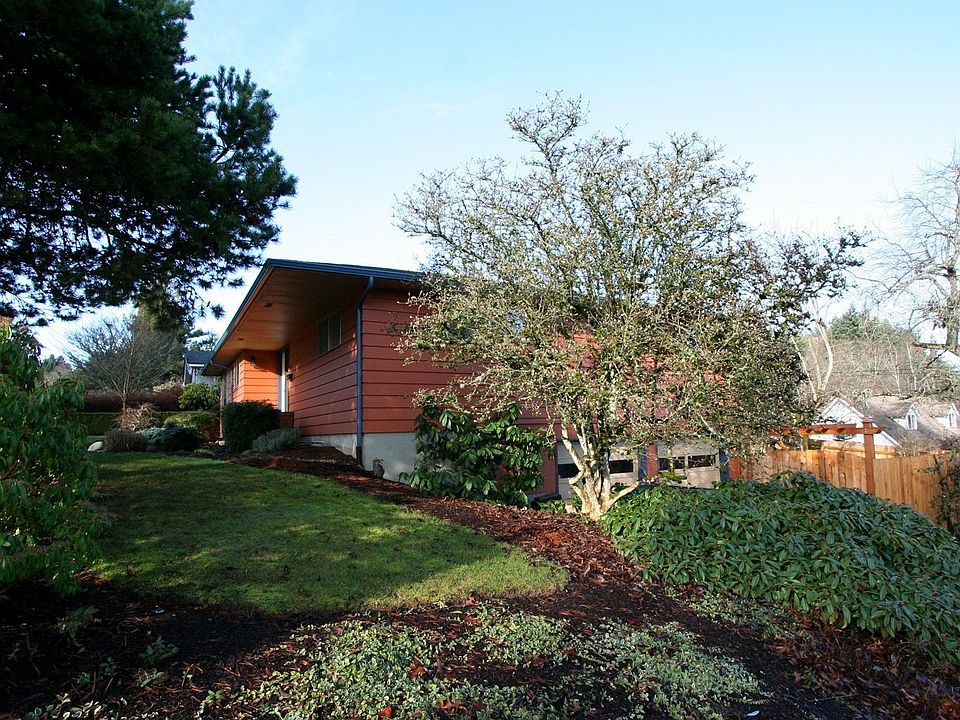 2nd image of 2901 NW Elmwood Dr