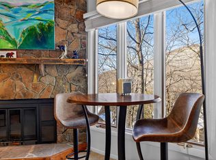 775 Laurelwood #775, Roseland, VA 22967